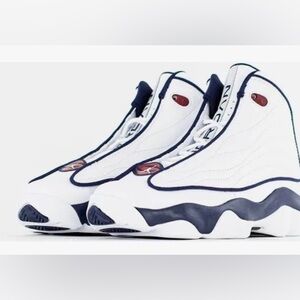 Air Jordan Pro Strong white and navy high tops sz 8.5